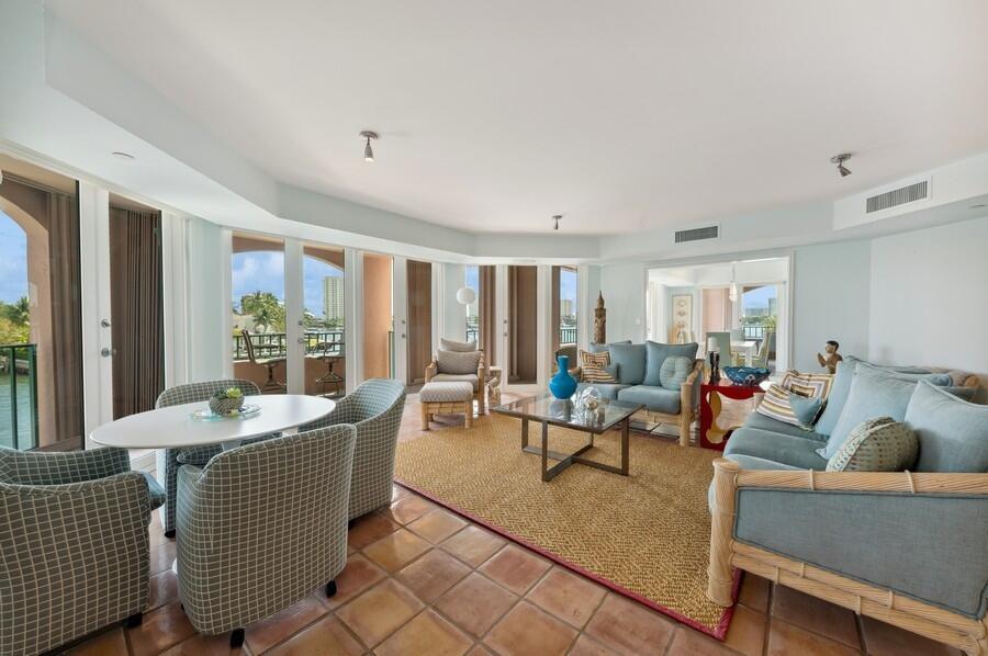 Mizner Court - Residential