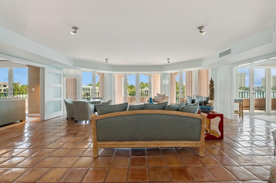 Mizner Court - Residential