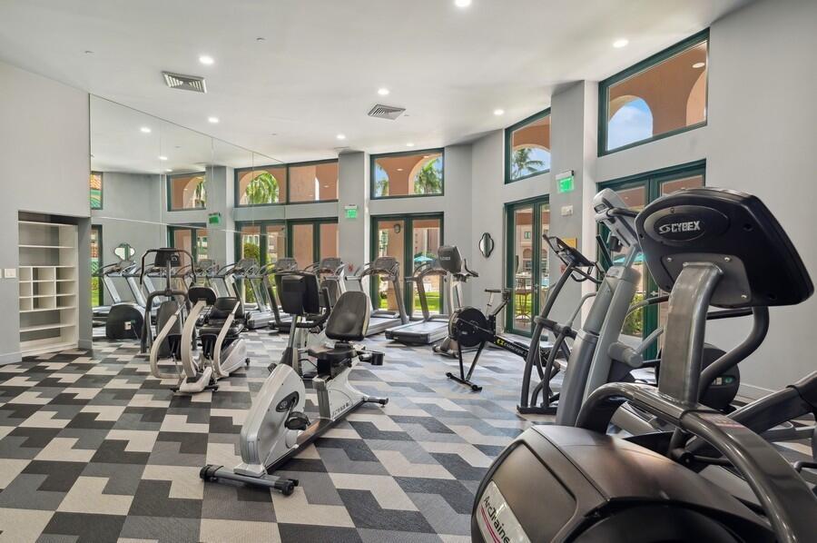 Mizner Court - Residential