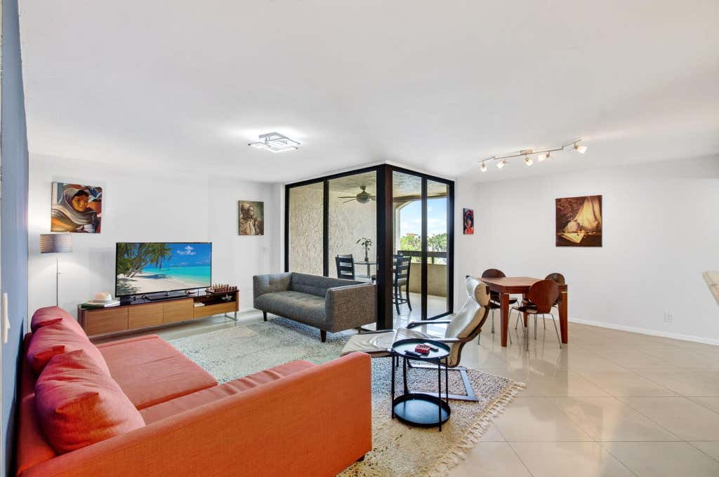 Photo of 825 Egret Circle #504, Delray Beach, FL 33444 (MLS # B26065320)