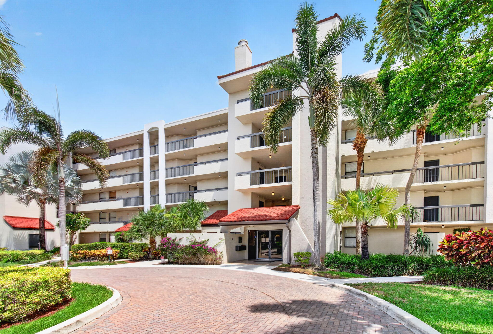 825 Egret Circle 504