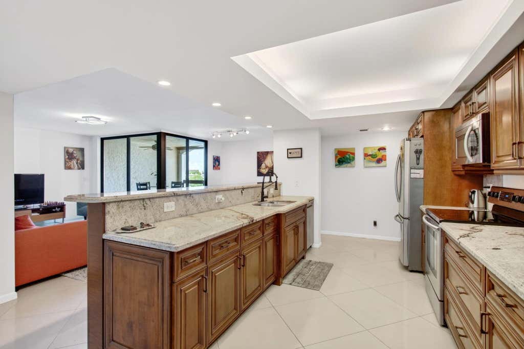 Photo of 825 Egret Circle #504, Delray Beach, FL 33444 (MLS # B26065320)