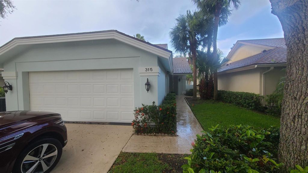 Photo of 315 Leeward Drive, Jupiter, FL 33477 (MLS # R10896660)