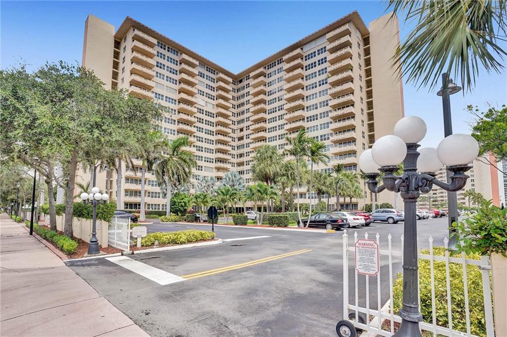 Coral Ridge Towers South - Residential