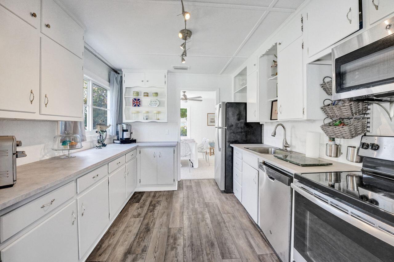 LAKE WORTH TOWN OF - Residential Income