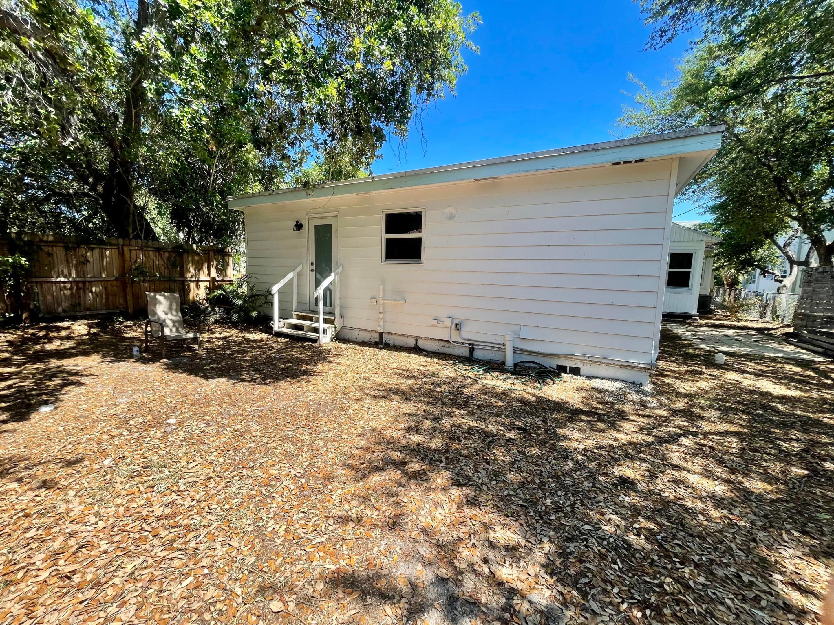 LAKE WORTH TOWN OF - Residential Income