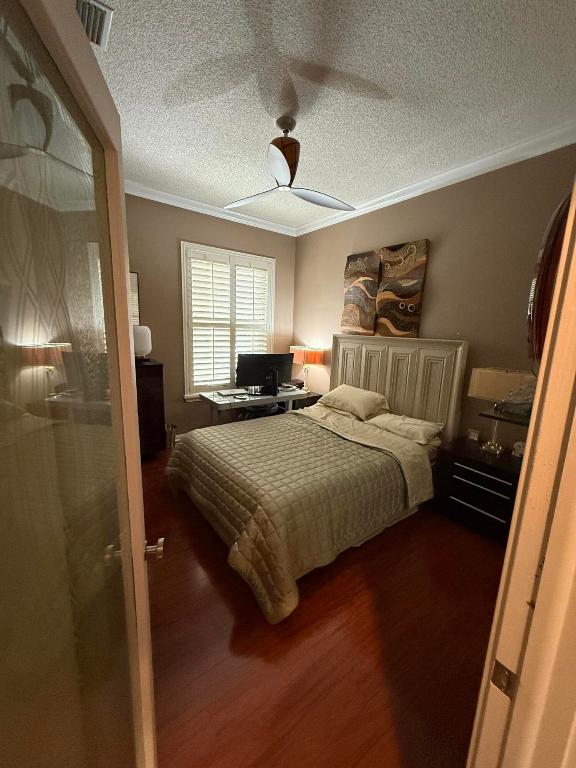 OAKS OAKS EAST 1 - Residential Lease