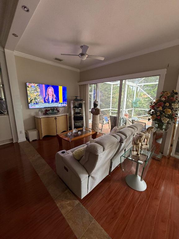 OAKS OAKS EAST 1 - Residential Lease