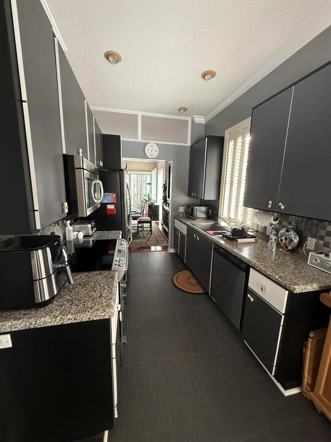 OAKS OAKS EAST 1 - Residential Lease