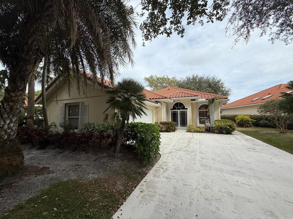 Photo of 222 E Tall Oaks Circle, Palm Beach Gardens, FL 33410 (MLS # R11149575)
