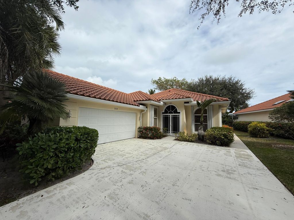 Photo of 222 E Tall Oaks Circle, Palm Beach Gardens, FL 33410 (MLS # R11149575)