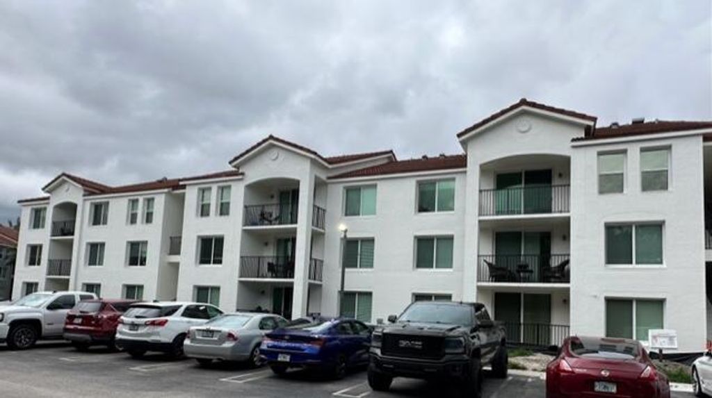 Photo of 822 Villa Circle, Boynton Beach, FL 33435 (MLS # R10930223)