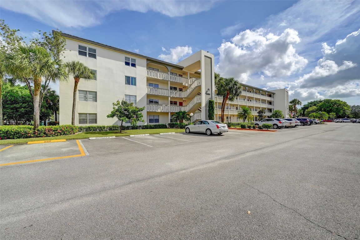 WYNMOOR VILLAGE - Residential