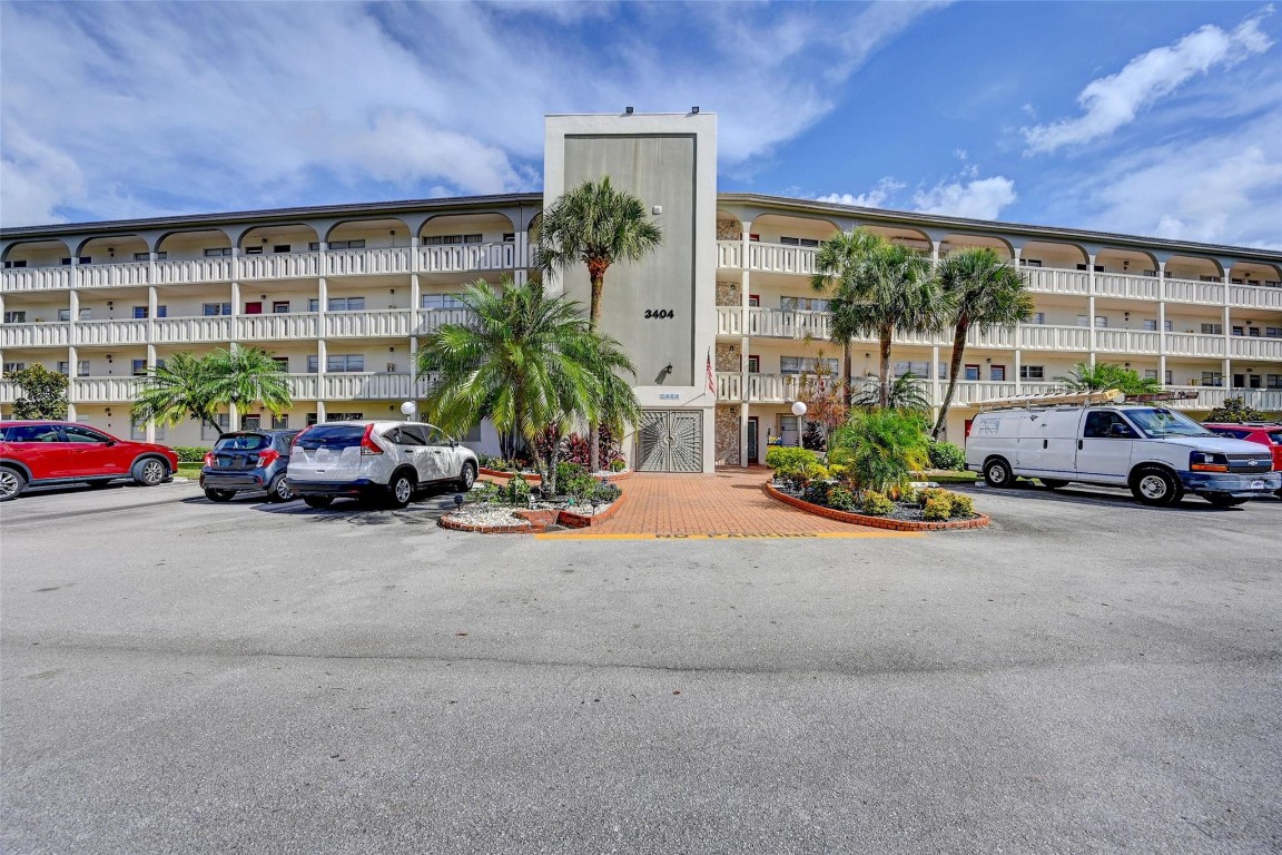 WYNMOOR VILLAGE - Residential