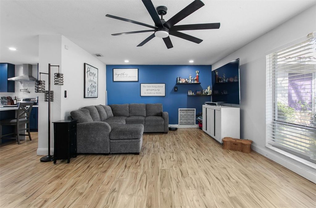 Photo of 846 Ramblewood Drive, Coral Springs, FL 33071 (MLS # F10548896)