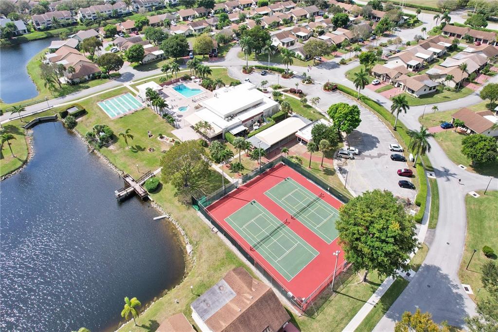 The Meadows Of Crystal La - Residential