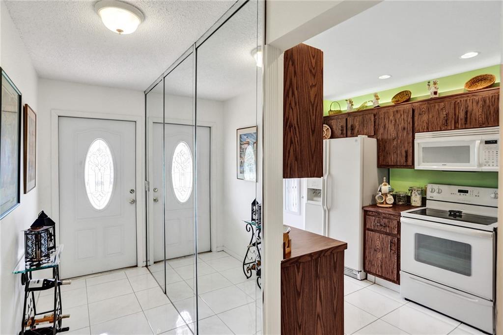 The Meadows Of Crystal La - Residential