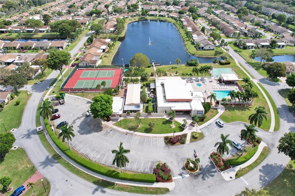 The Meadows Of Crystal La - Residential