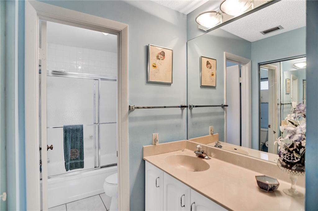 The Meadows Of Crystal La - Residential