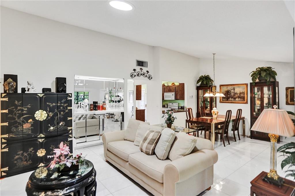 The Meadows Of Crystal La - Residential