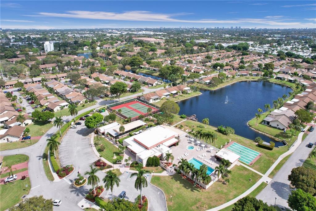 The Meadows Of Crystal La - Residential