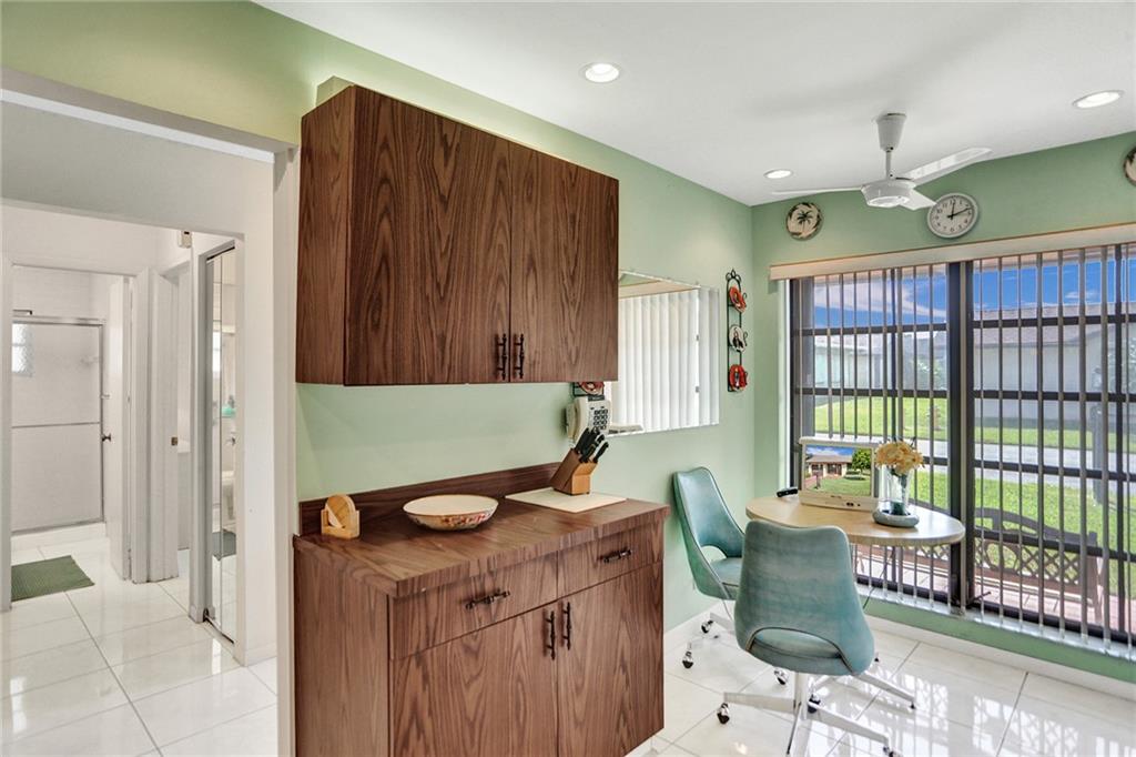 The Meadows Of Crystal La - Residential