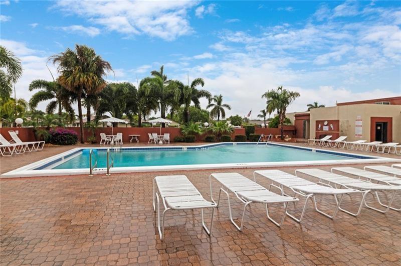 The Meadows Of Crystal La - Residential