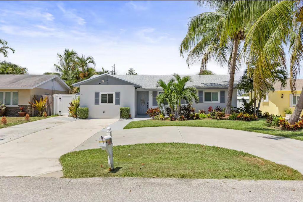 Photo of 337 Balsam Street, Palm Beach Gardens, FL 33410 (MLS # R11092566)