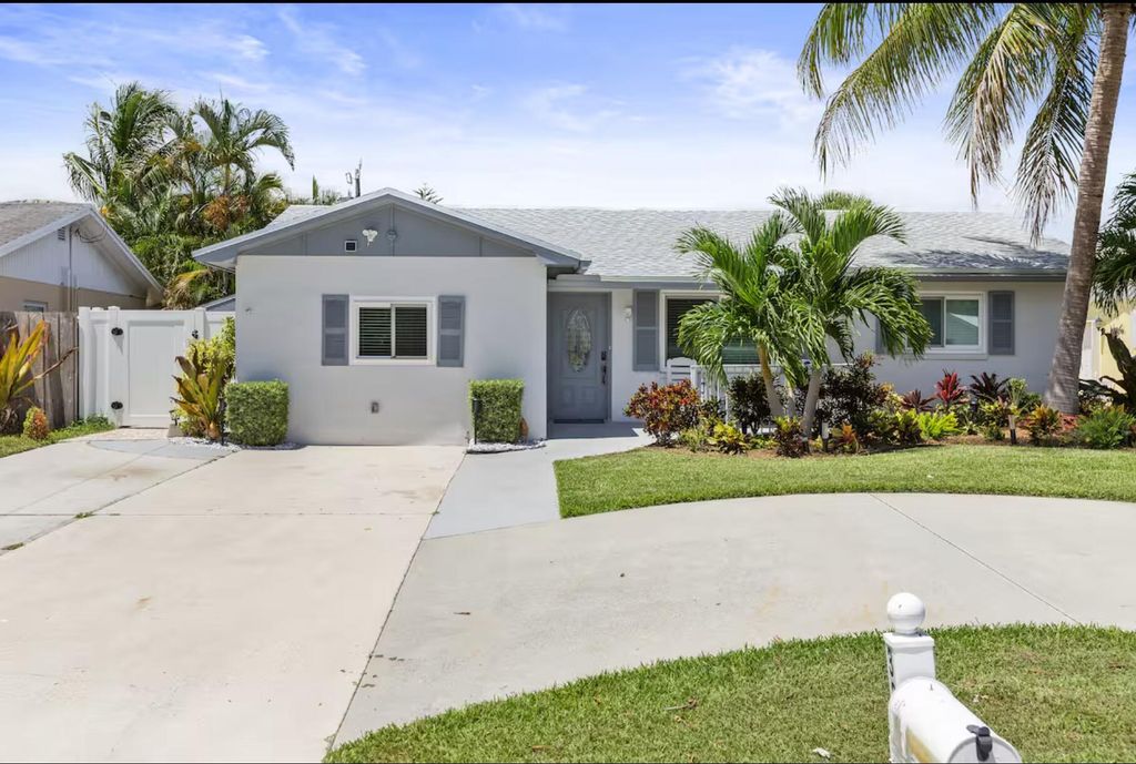 Photo of 337 Balsam Street, Palm Beach Gardens, FL 33410 (MLS # R11092566)