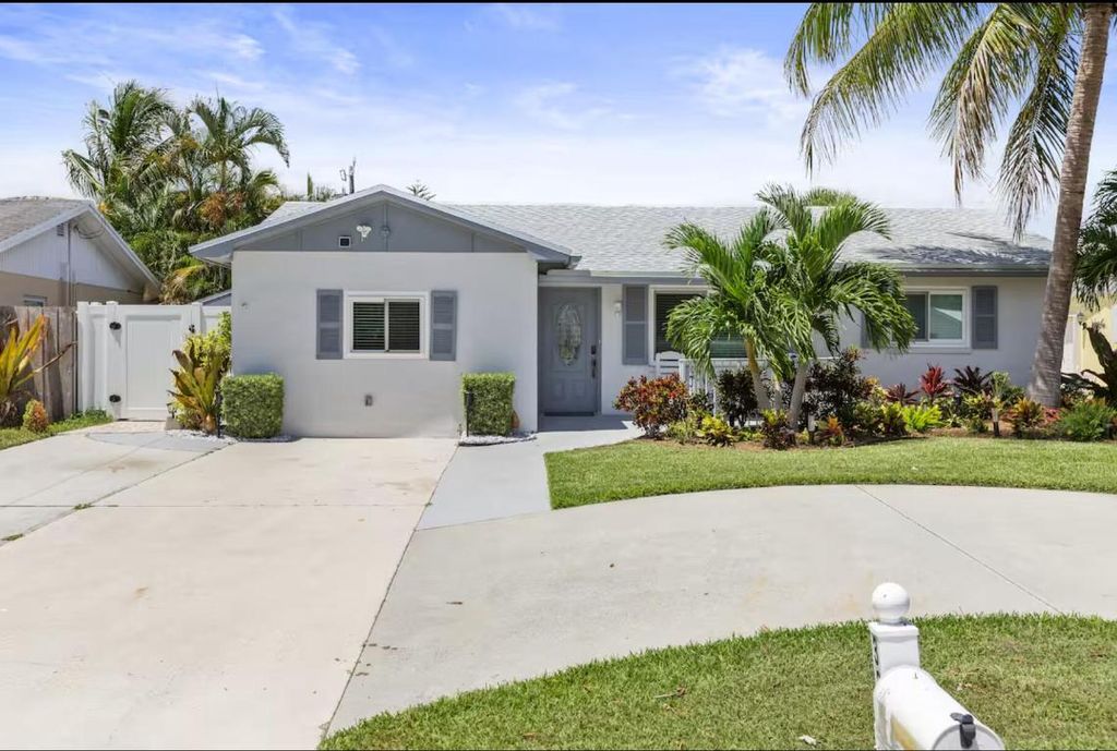 Photo of 337 Balsam Street, Palm Beach Gardens, FL 33410 (MLS # R11092566)