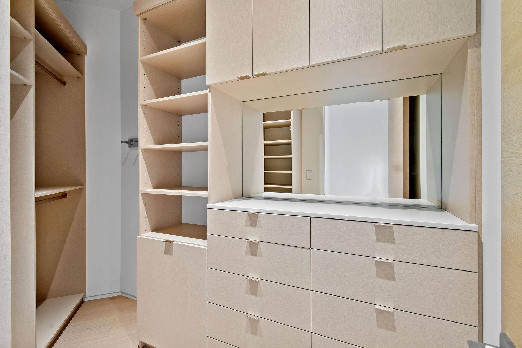 ADMIRALS COVE - Residential