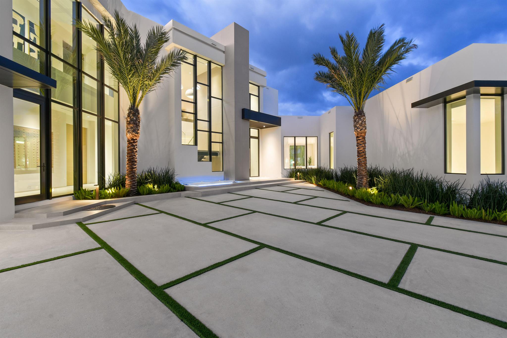 ADMIRALS COVE - Residential