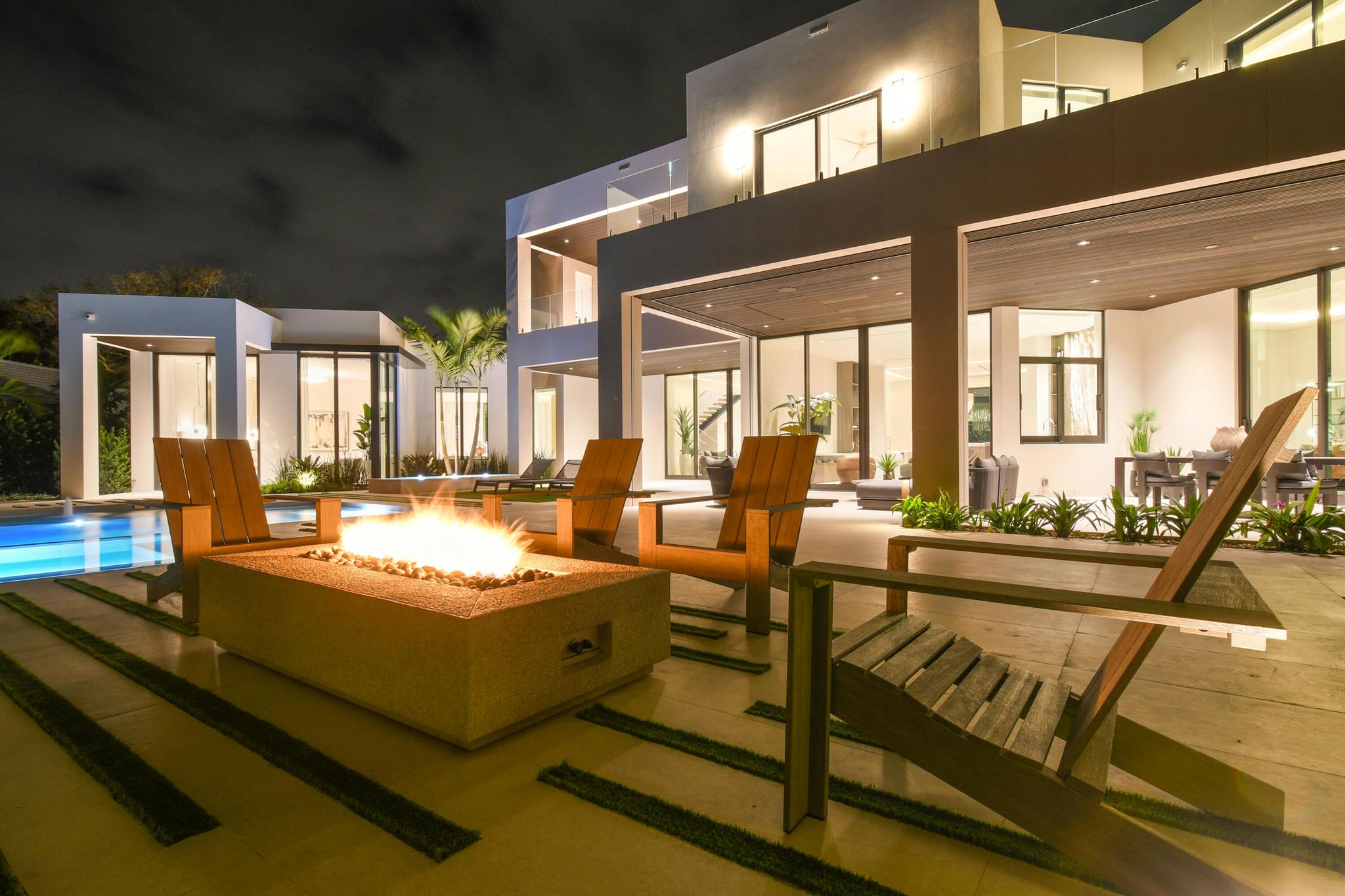 ADMIRALS COVE - Residential