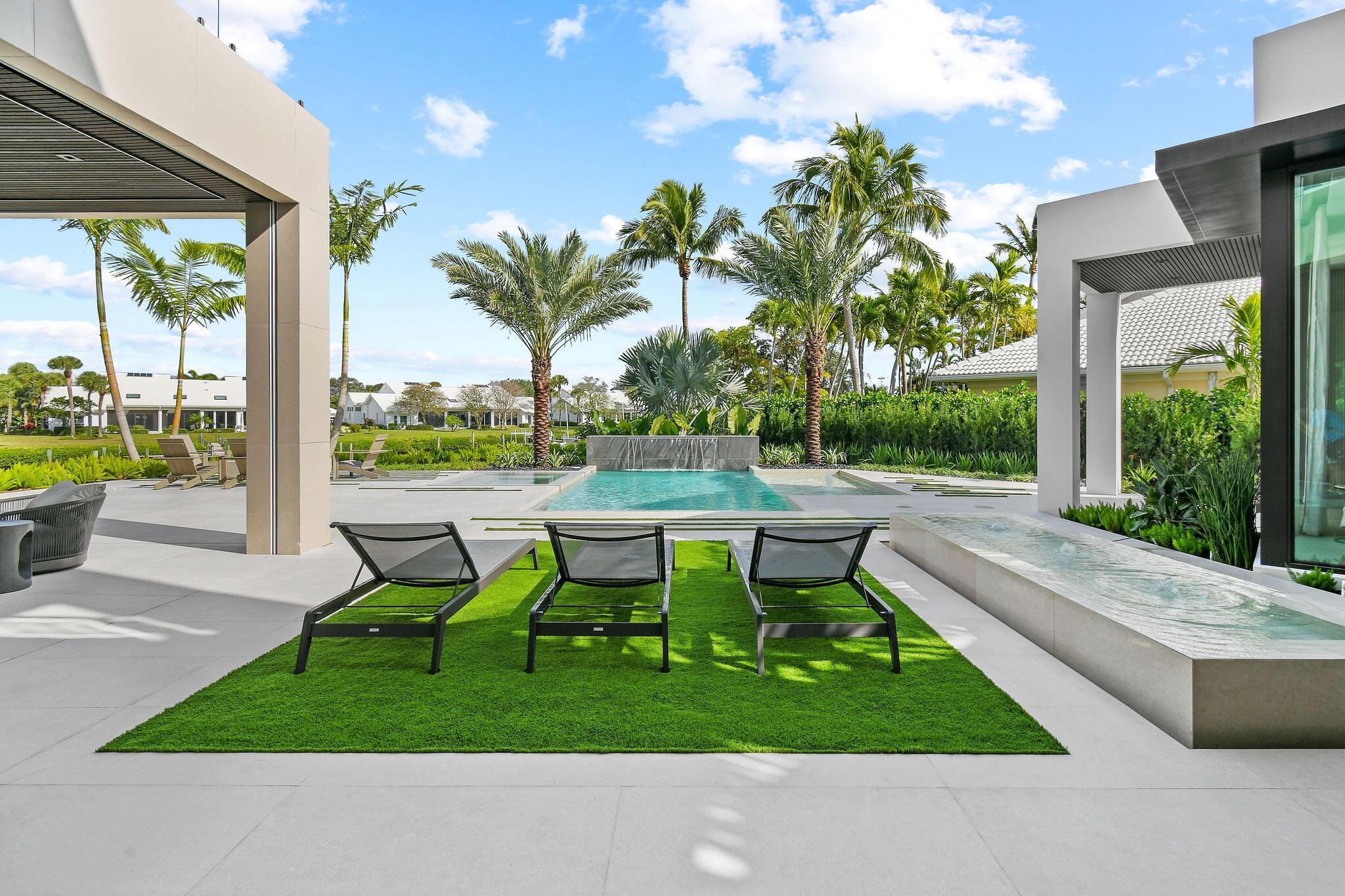 ADMIRALS COVE - Residential