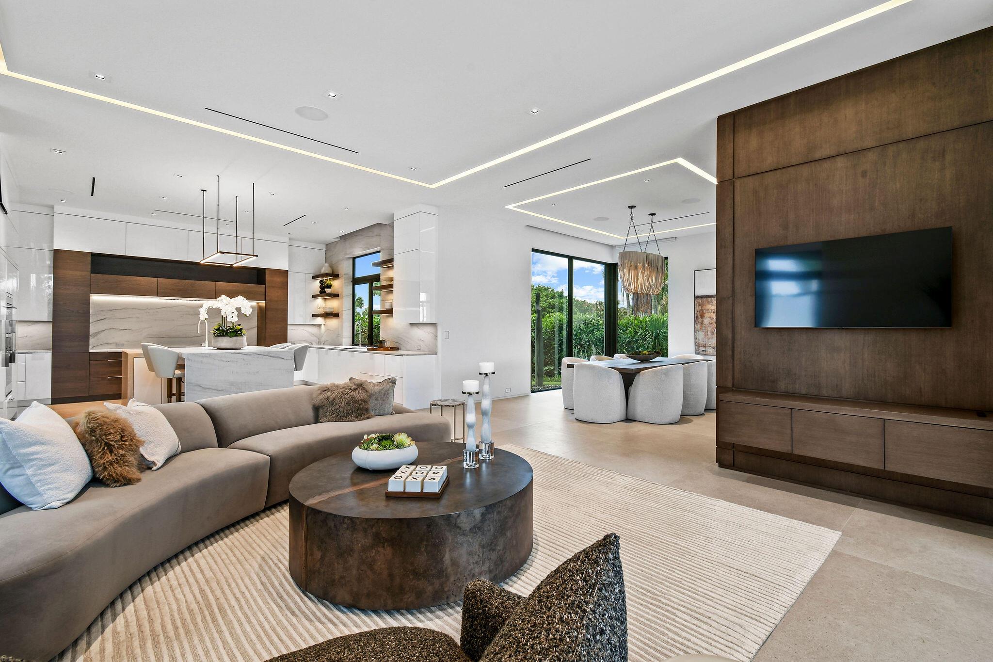 ADMIRALS COVE - Residential