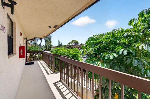 Tiny photo for 7245 Golf Colony Court #205, Lake Worth, FL 33467 (MLS # B26015142)