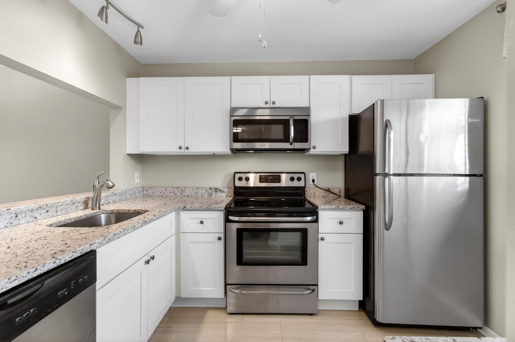 LUCERNE LAKES - Residential