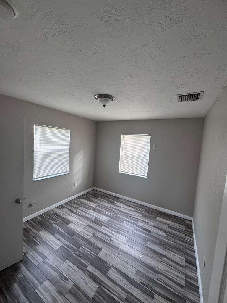 ACREHOME PARK - Residential Lease