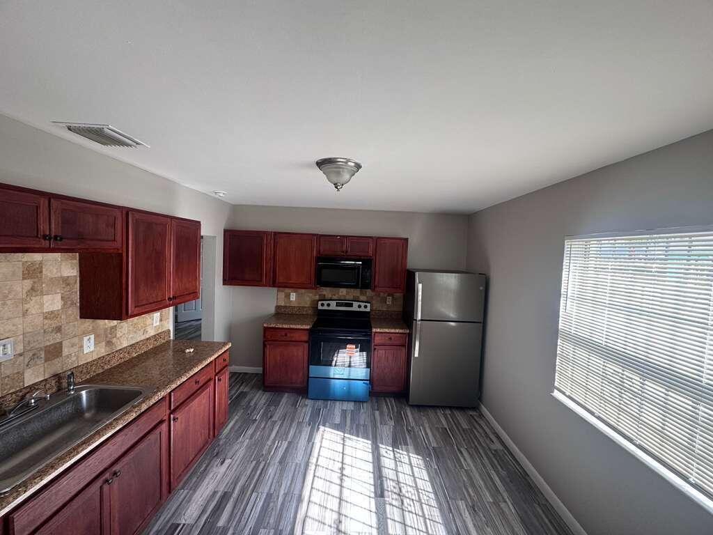 ACREHOME PARK - Residential Lease