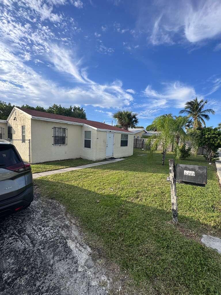 ACREHOME PARK - Residential Lease