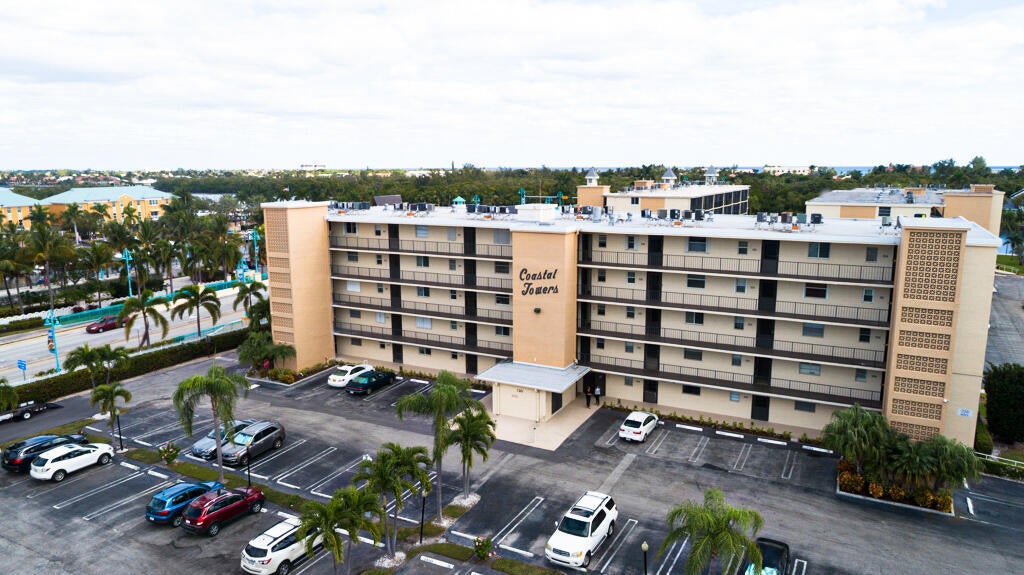 Photo of 760 E Ocean Avenue #303, Boynton Beach, FL 33435 (MLS # B26091656)