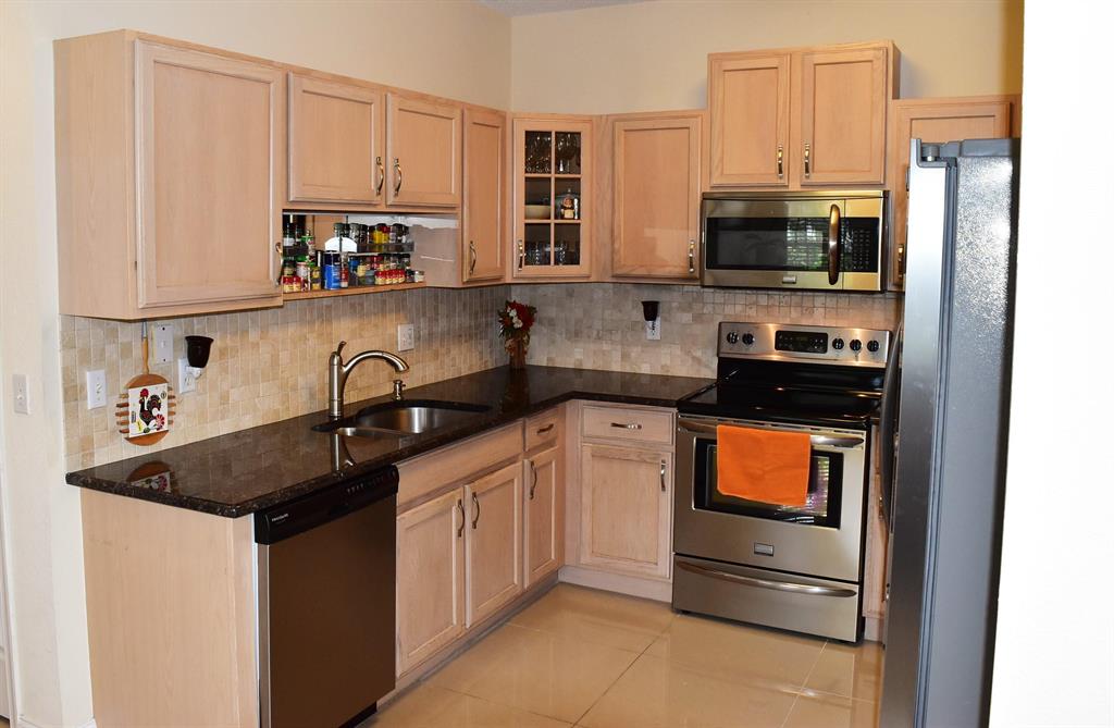 MIZNER POINTE OF BOCA VIA ANCHO - Residential