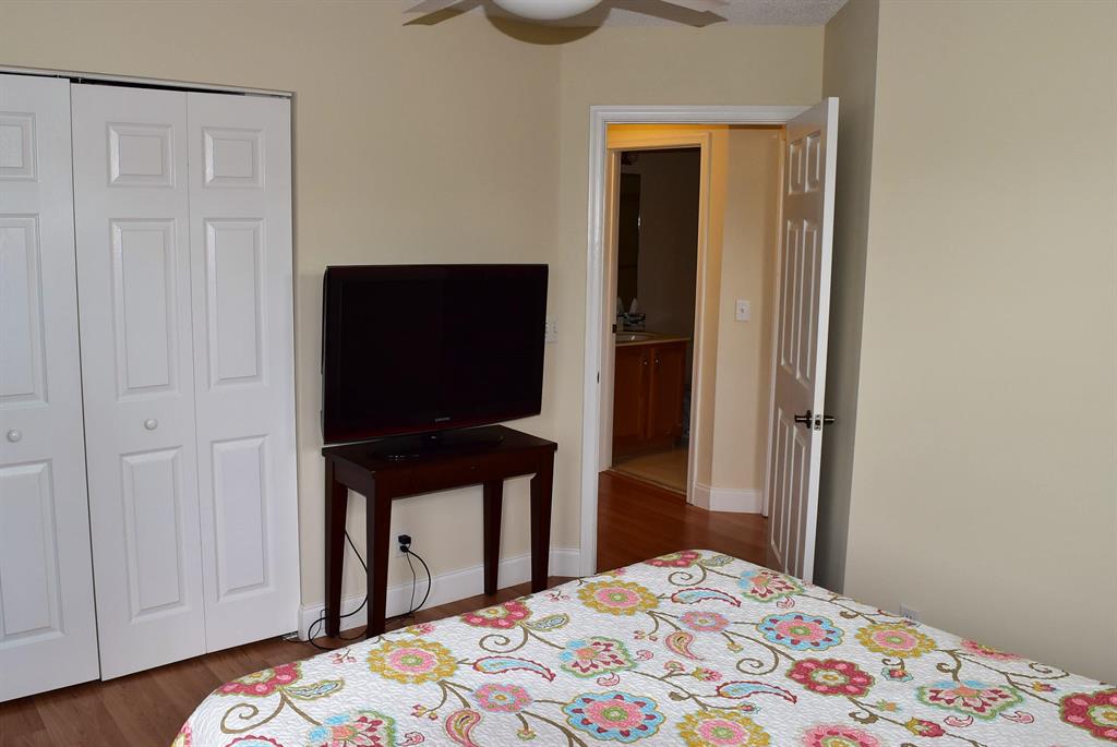 MIZNER POINTE OF BOCA VIA ANCHO - Residential