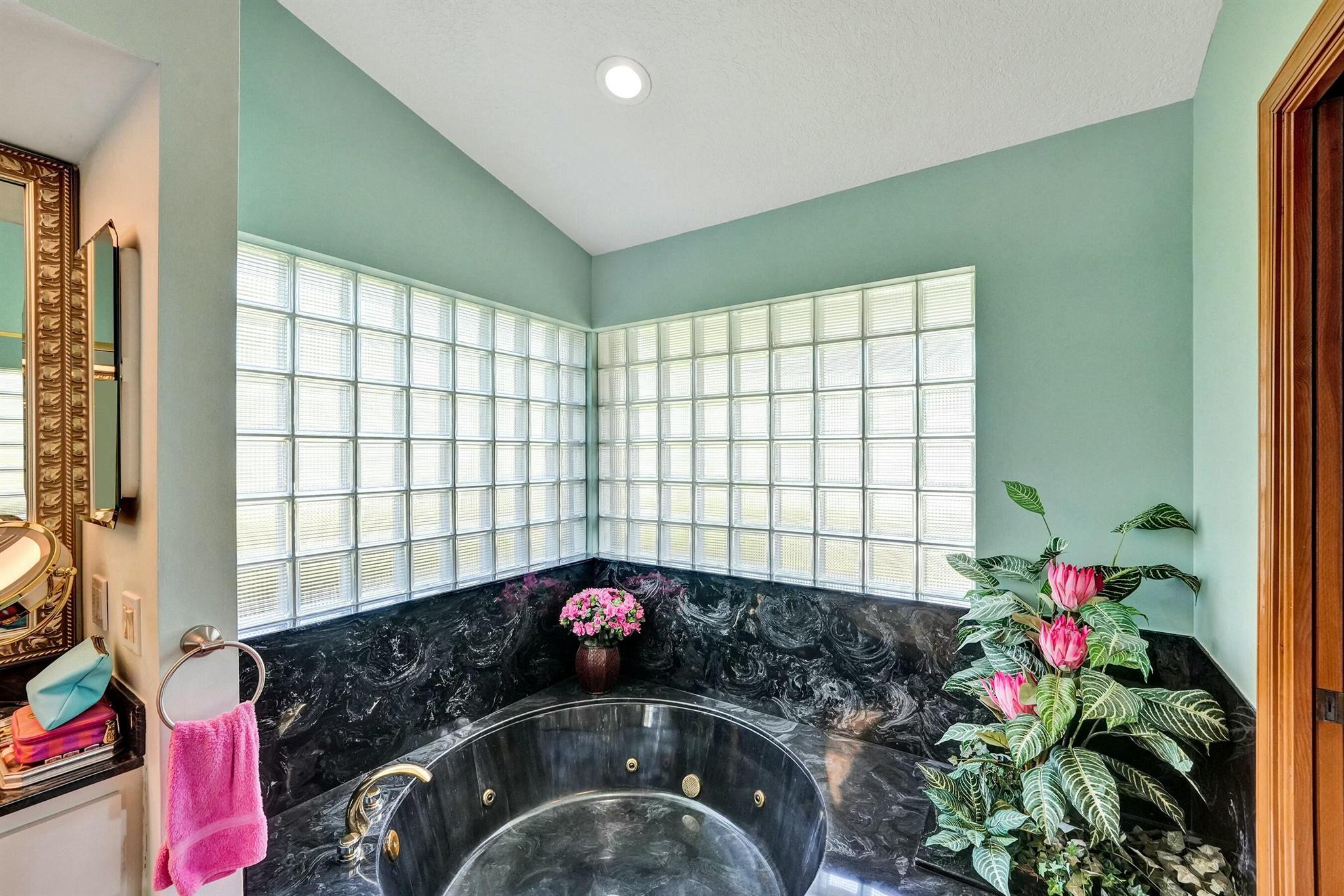 COLONY PARK - Residential