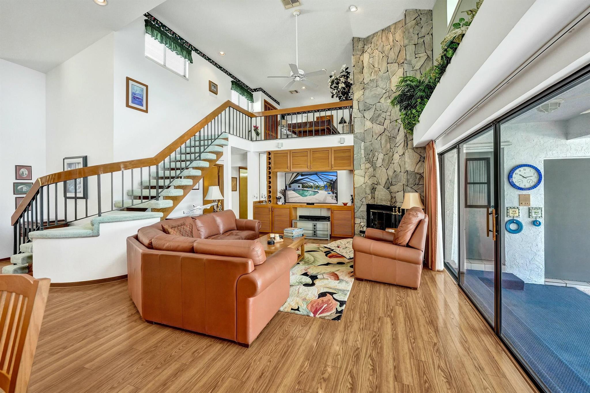 COLONY PARK - Residential