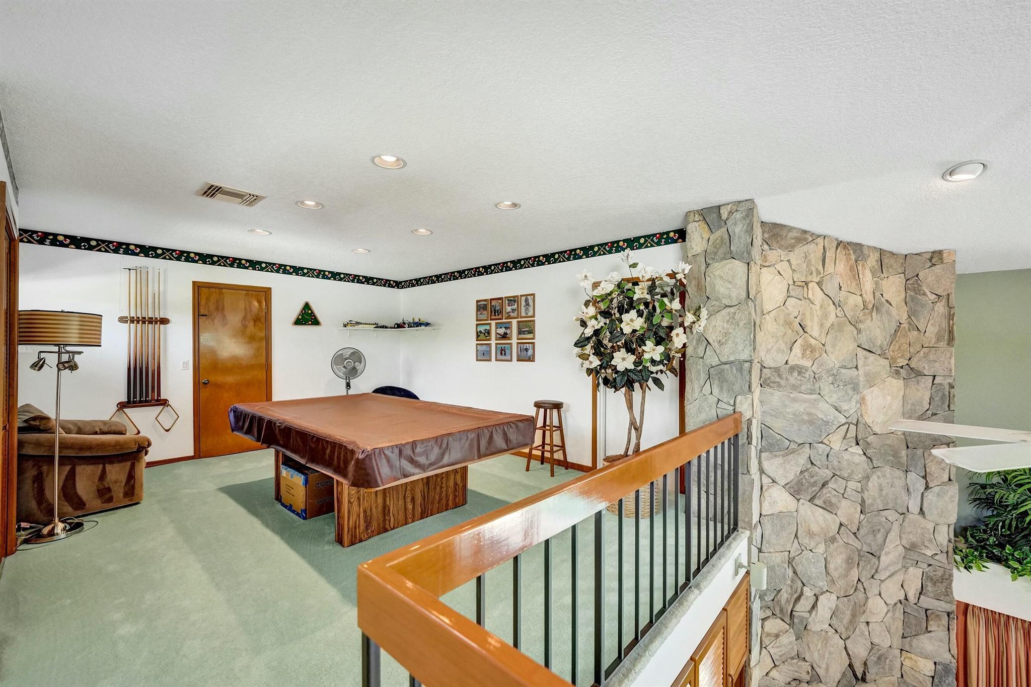 COLONY PARK - Residential