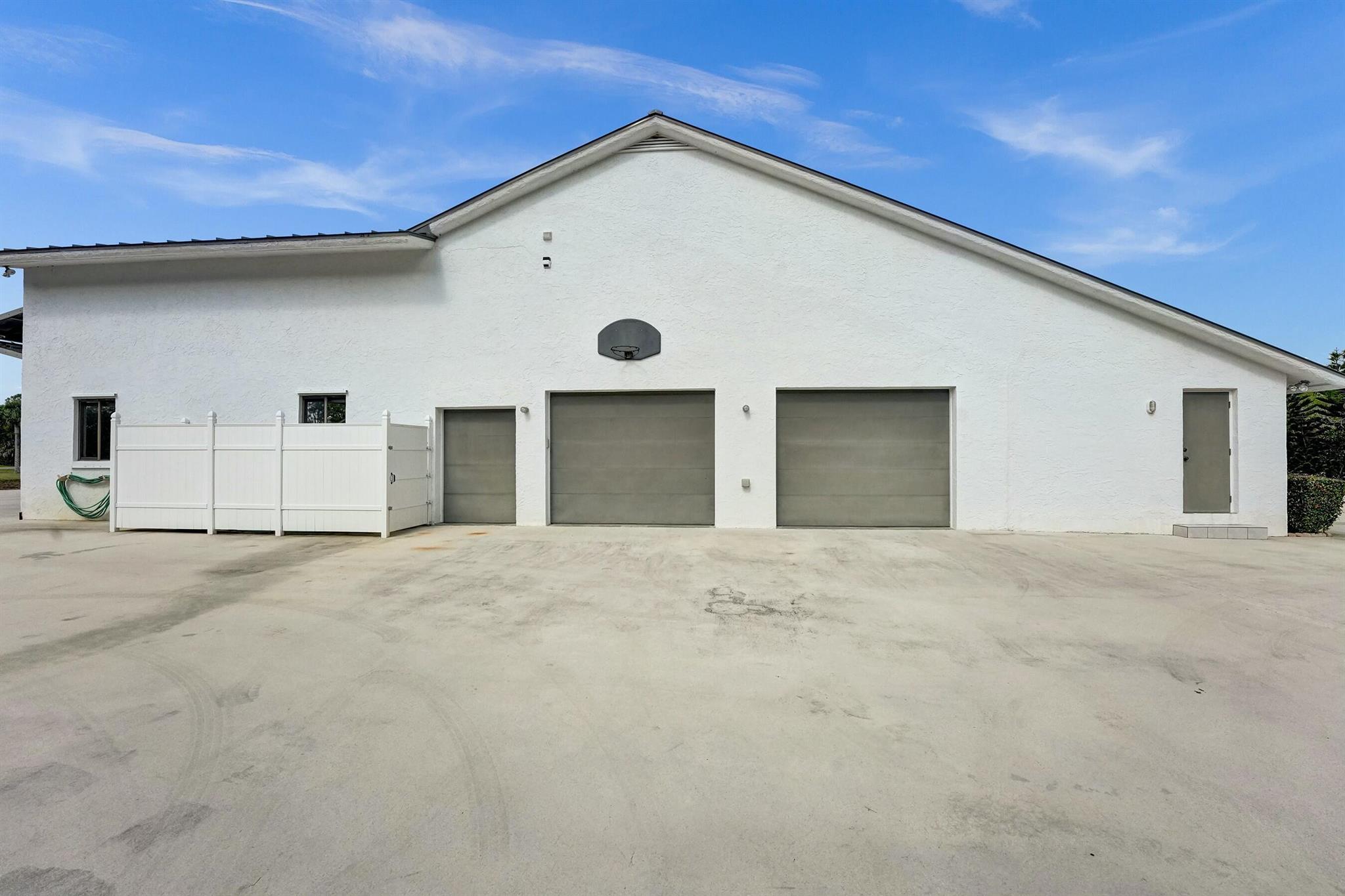 COLONY PARK - Residential