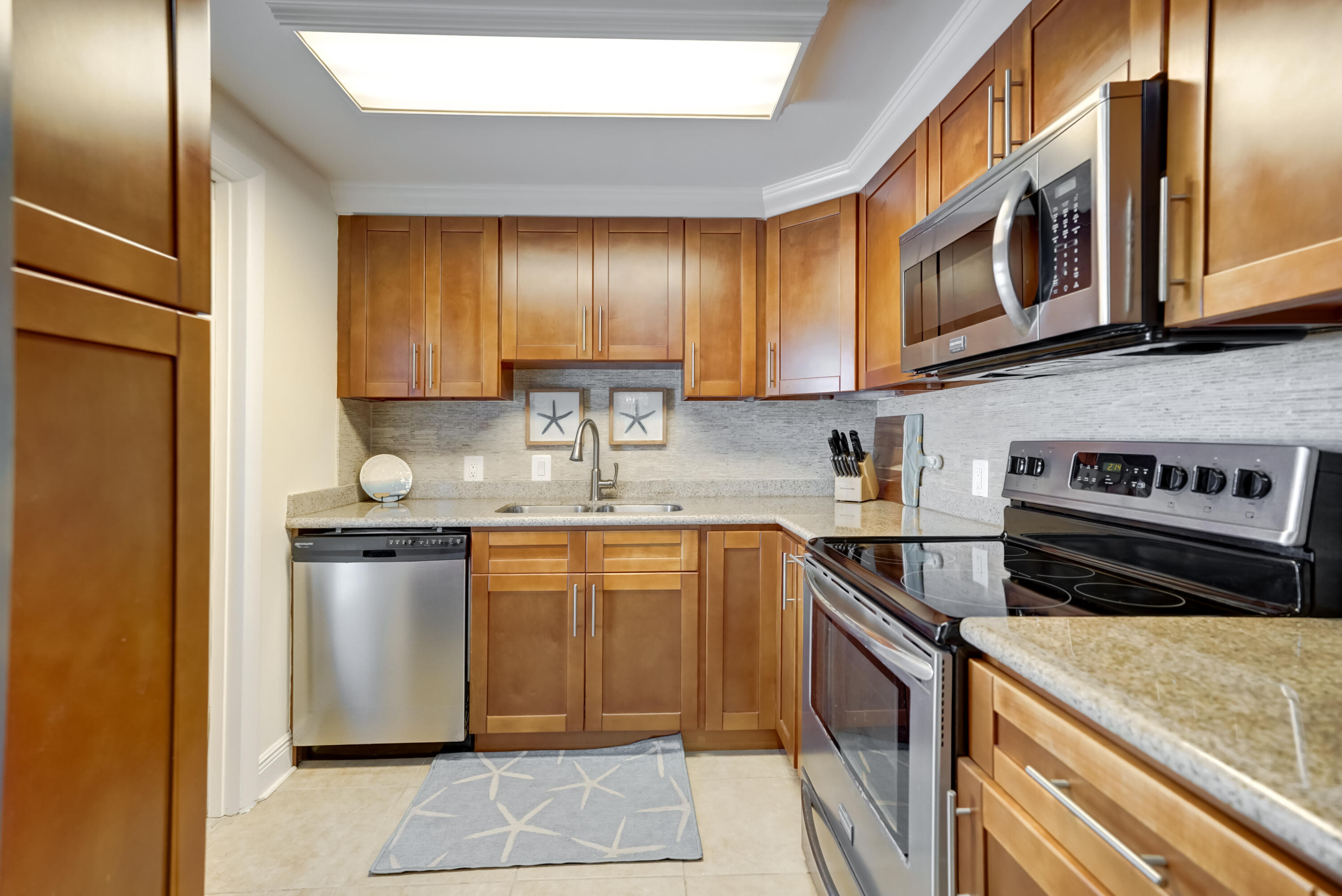 OCEAN VILLAS CONDO APTS - Residential