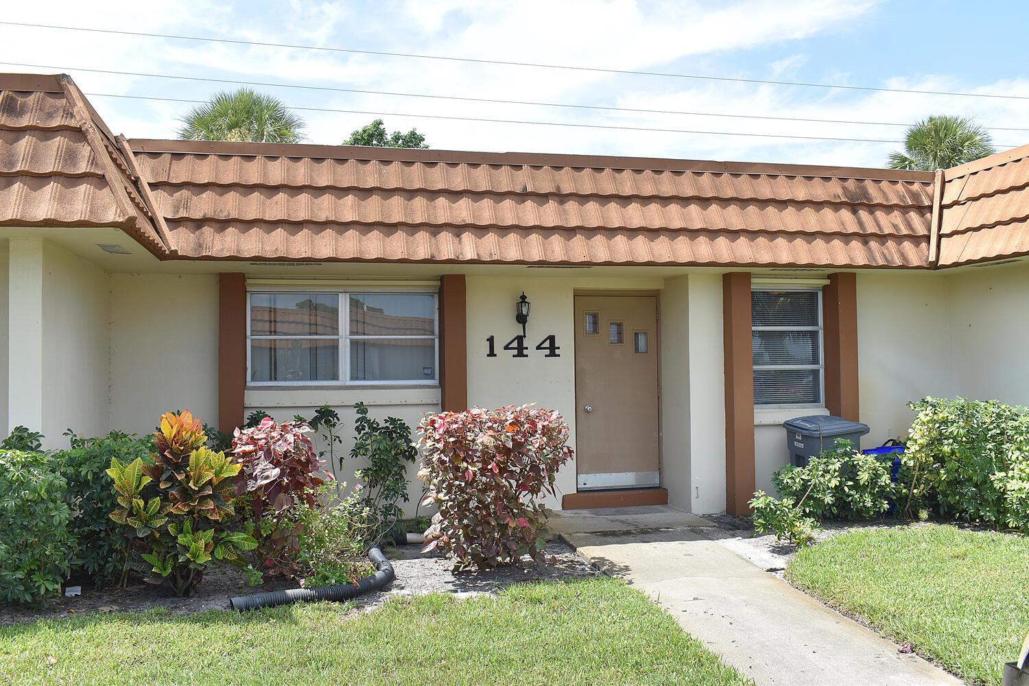 CRESTHAVEN CONDO TOWNHOME - Residential Lease