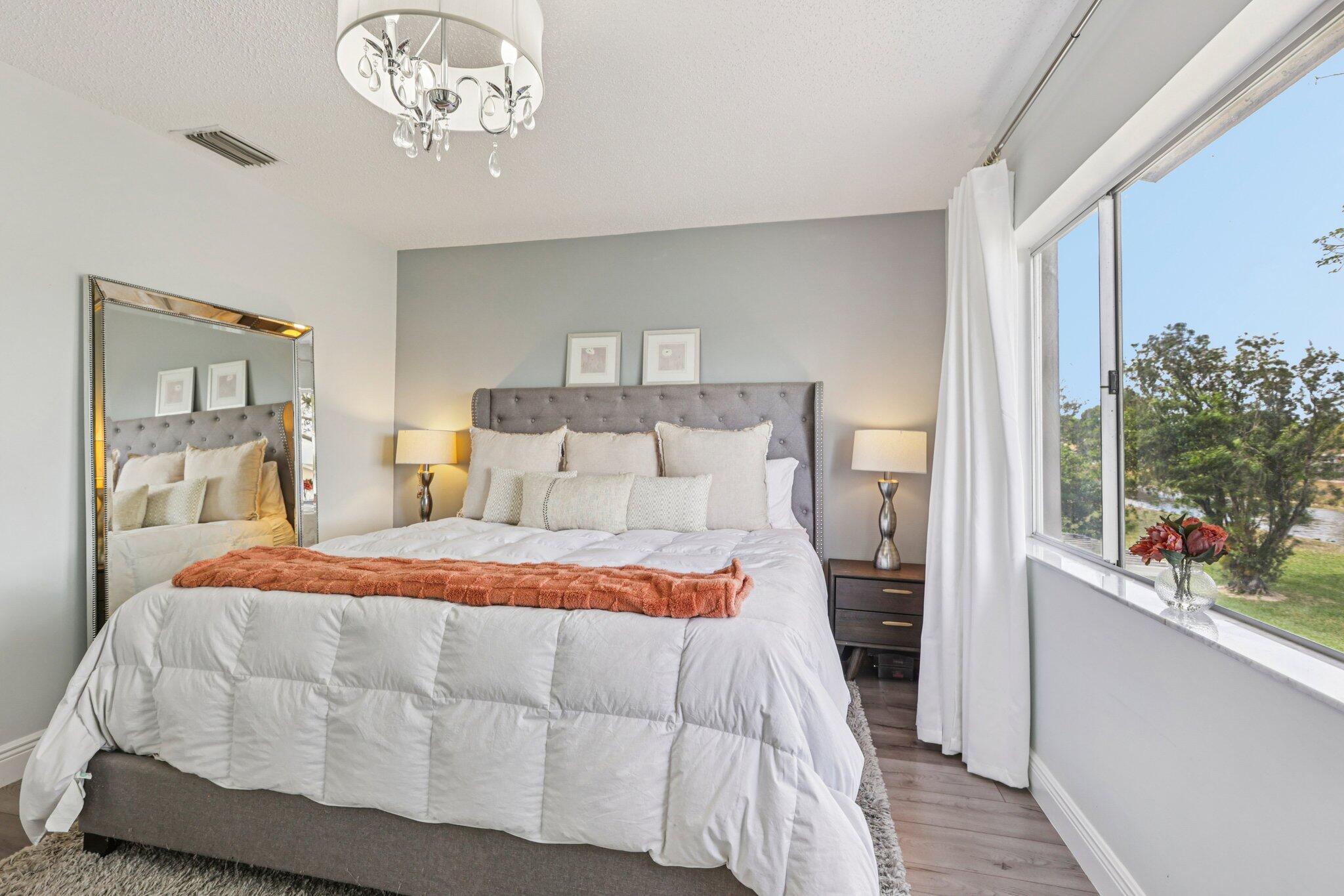 COUNTRY SQUIRE TOWNHOMES CONDO 7 - Residential